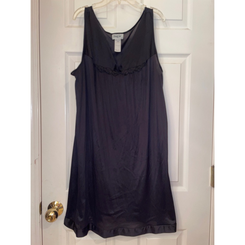 Vanity Fair Black Nylon Nightgown Sleeveless Chemise Sz L/42 Sleepwear 30-107‎